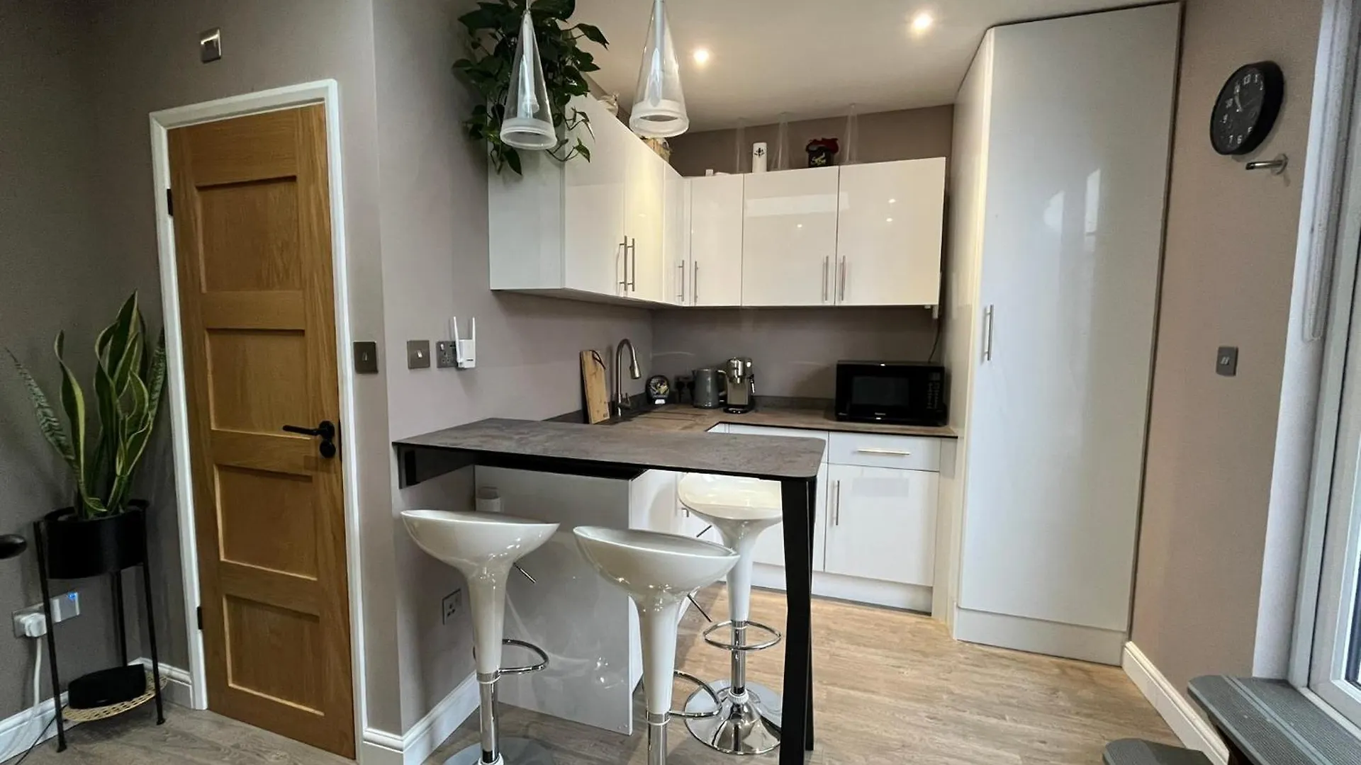 Modern Garden Studio For Comfy Stay Luton  Apartment