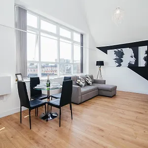 Apartment Modern Luxury 1 Bed Apartment - Luton Town Centre - Near Airport & Train Station, Luton (Bedfordshire)